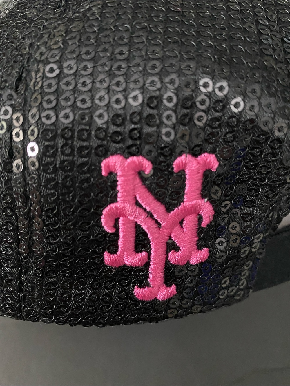 New York Mets ‘47 MBL Black Sequin Baseball Cap with Pink Logo - Picture 7 of 8